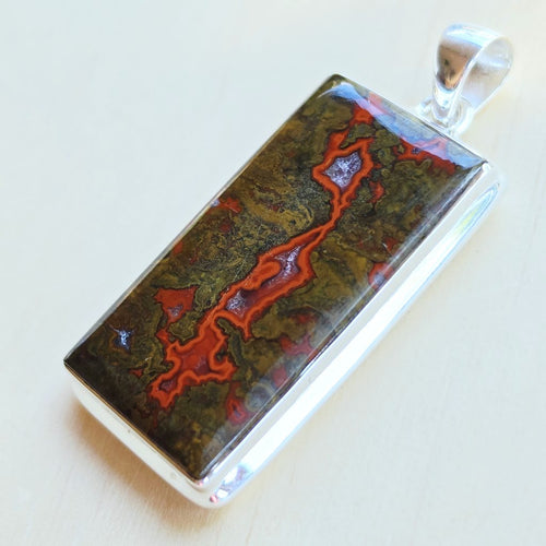 Seam Agate Pendant | Energy Stabilised