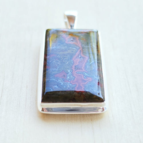 Seam Agate Pendant | Energy Stabilised