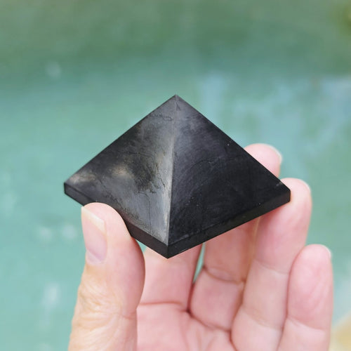 Shungite | Medium Pyramid