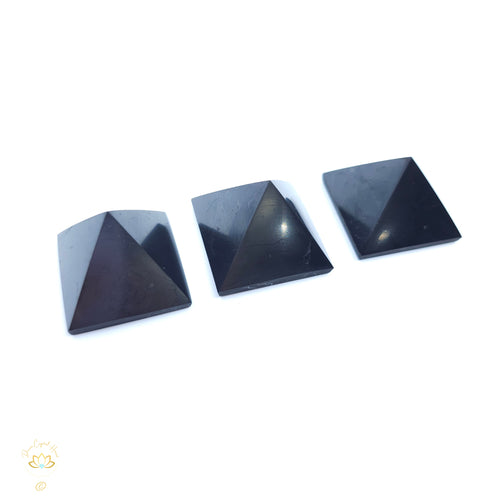 Shungite Pyramid | 3 x 3cm