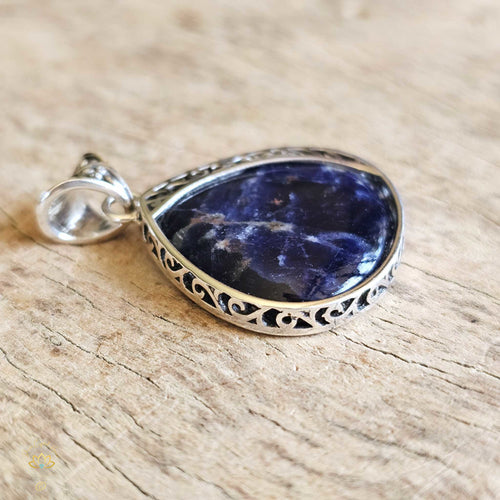 Sodalite Pendant | Intuitive Guide