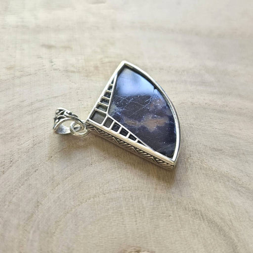 Sodalite Pendant | Tranquil Energy