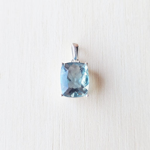 Teal Faceted Fluorite Pendant | Celestial Wave