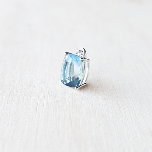 Teal Faceted Fluorite Pendant | Celestial Wave