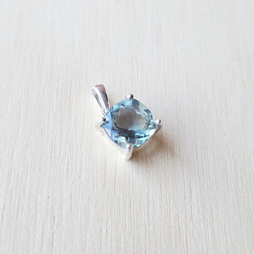 Teal Faceted Fluorite Pendant | Ocean Clarity