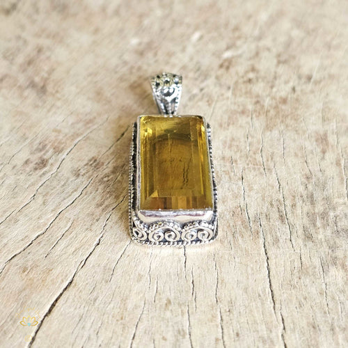 Yellow Fluorite Pendant | Inner Guidance