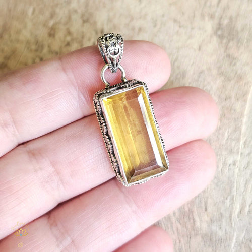 Yellow Fluorite Pendant | Inner Guidance