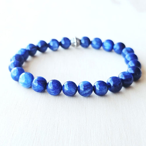 Blue Kyanite beaded bracelet symbolising communication and chakra alignment.