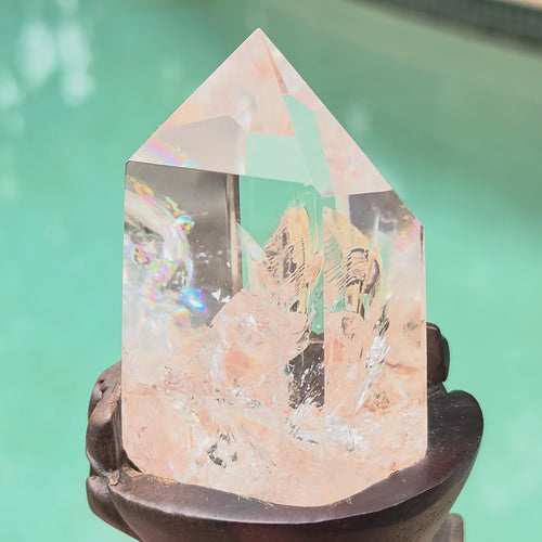 Brazilian Clear Quartz Generator on Stand | Rainbow Spectrum